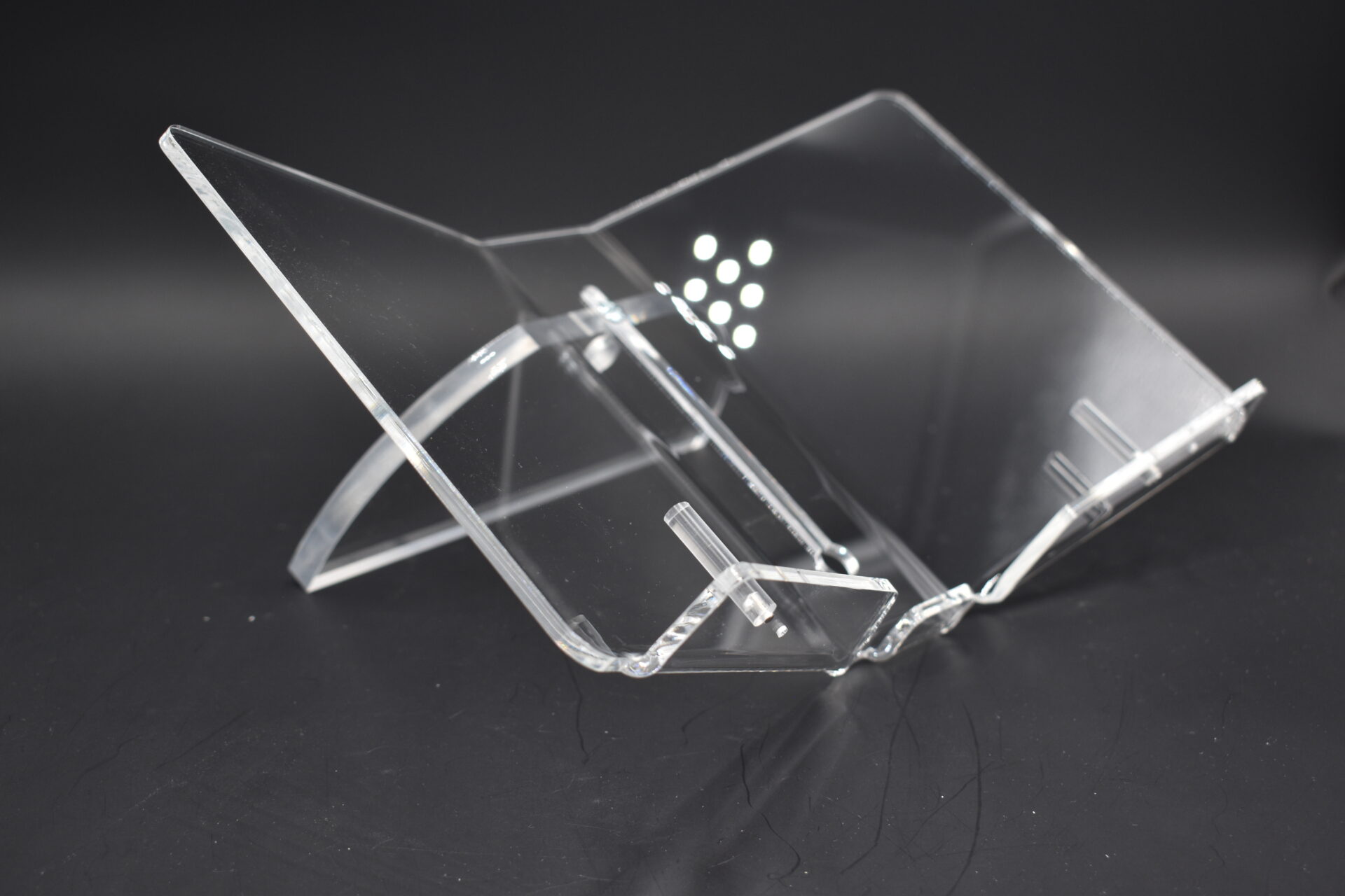 Lutrin réglable en plexiglas transparent avec inclinaison modulable pour documents et supports visuels