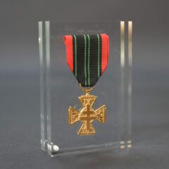 Bloc décoratif en plexiglas transparent pour la présentation de médailles