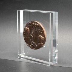 Bloc en plexiglas transparent pour la présentation de médailles rondes